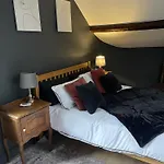 Dom wakacyjny Stunning 2-bedroomed